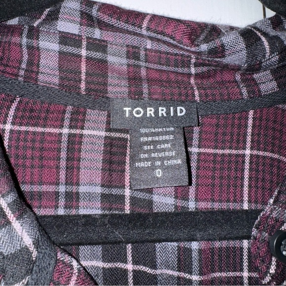 ✨torrid multicolor plaid lace inset button down camp shirt✨ - Picture 6 of 11